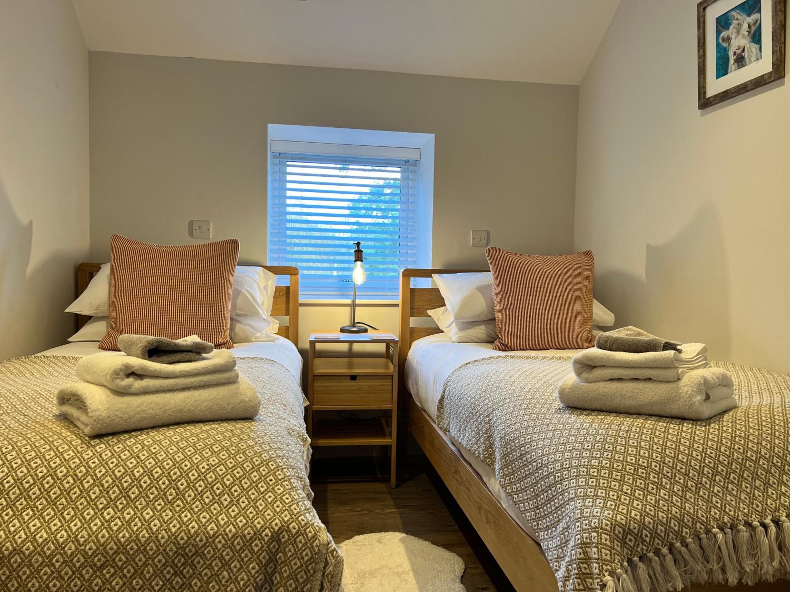 Cottage - Sleeps 6 - Garden & Parking view 3