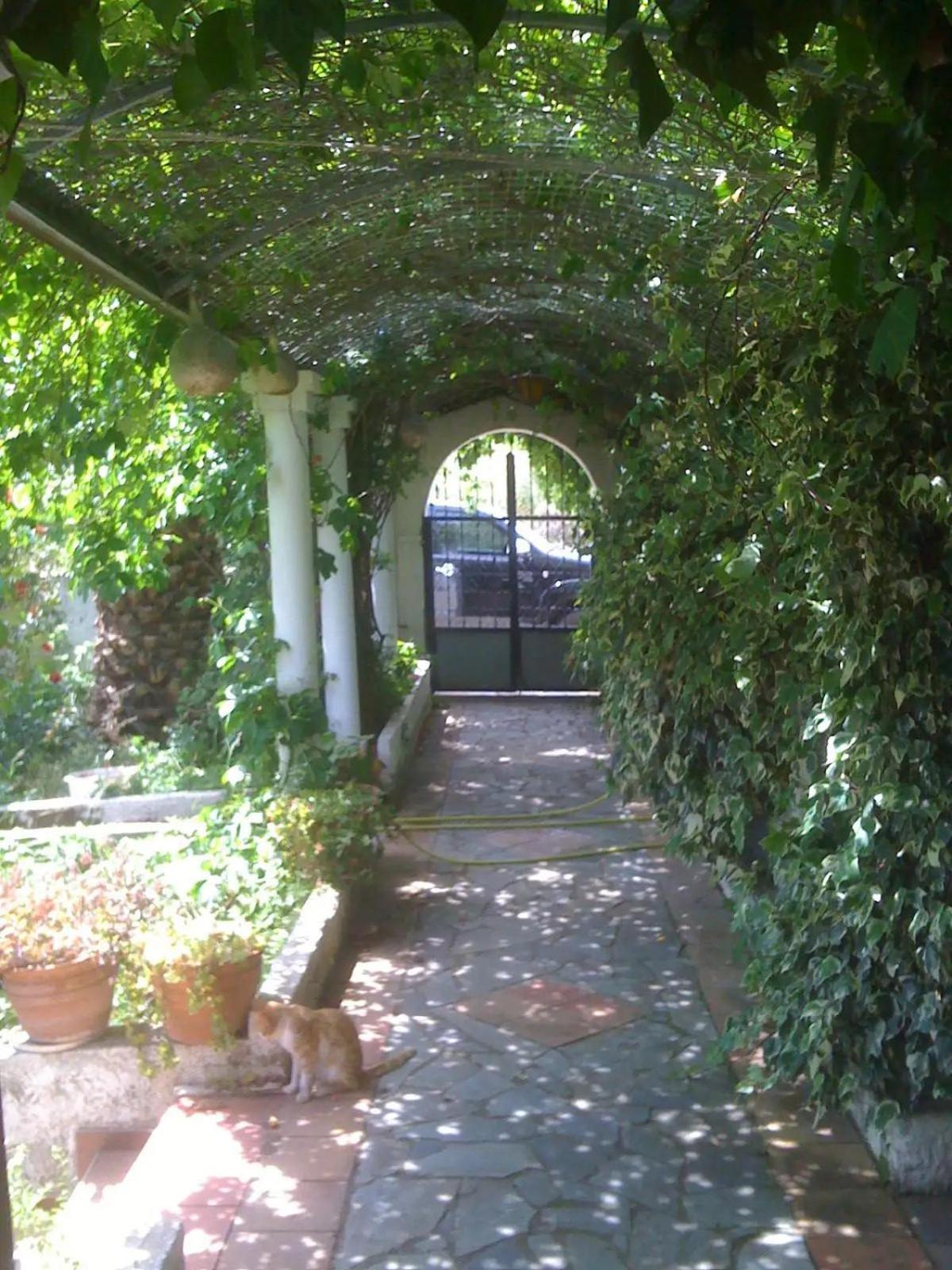 preveli hills apartments