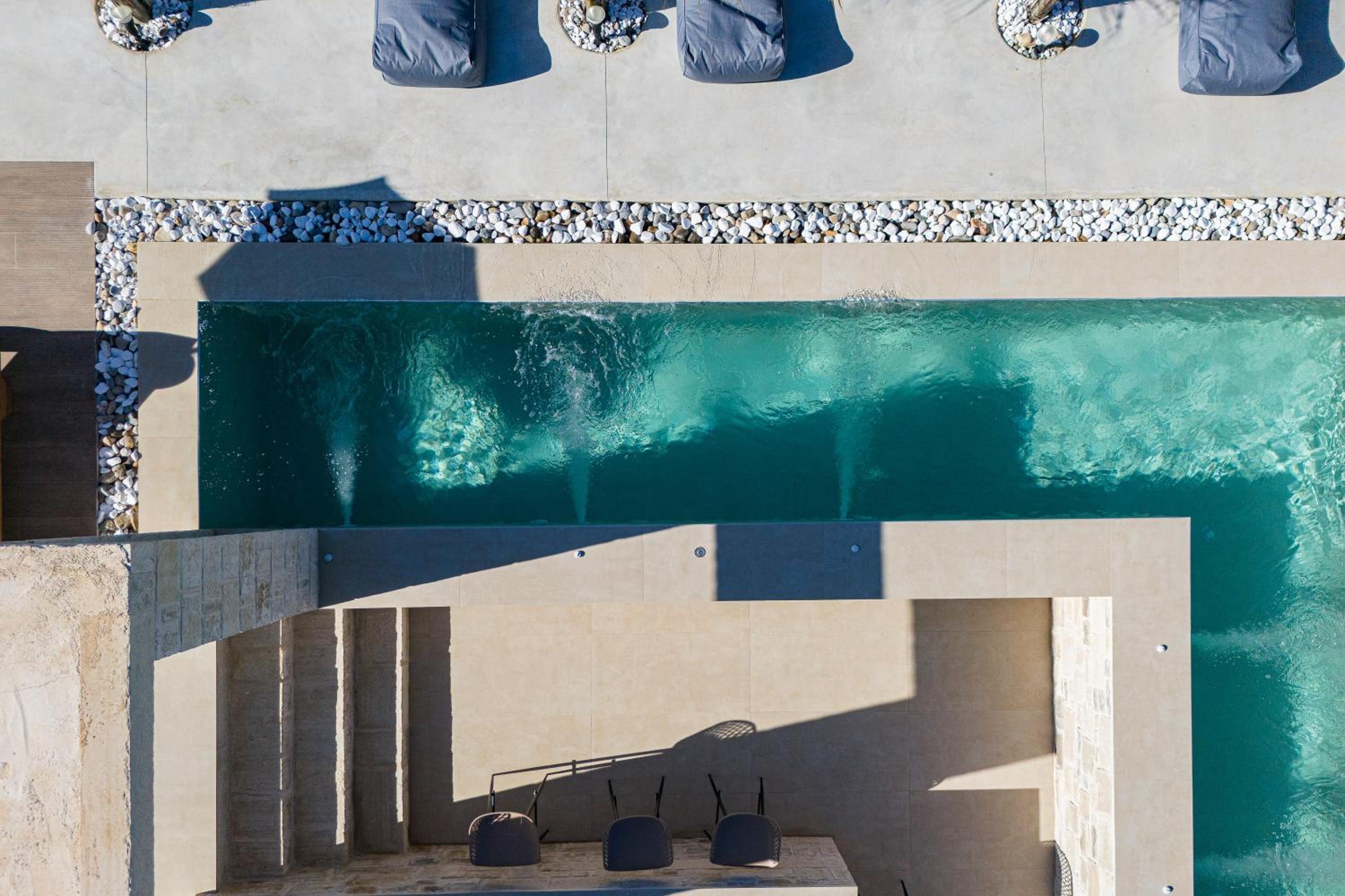 Elinor Villa - Nature Retreat amidst Mountains & Lake by etouri