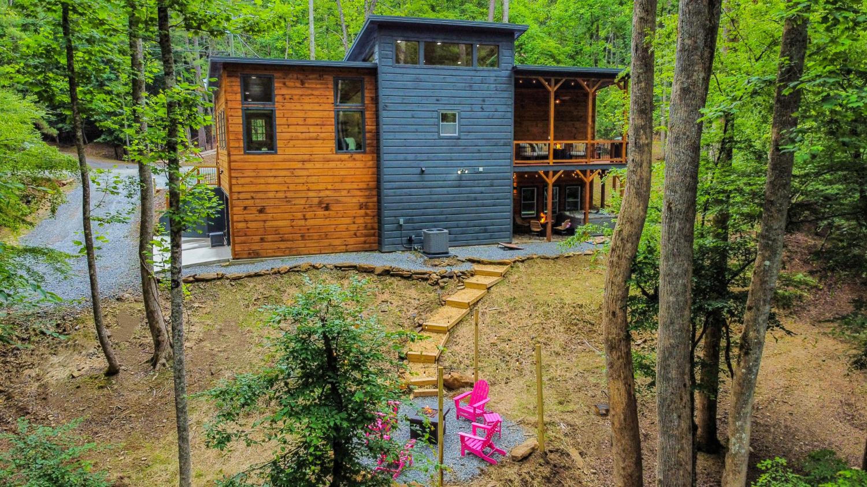 Luxie Bear Retreat view 2