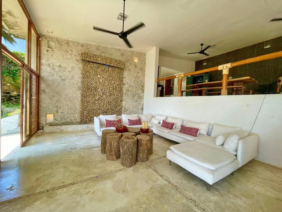Casa blanca Playa Mendoza