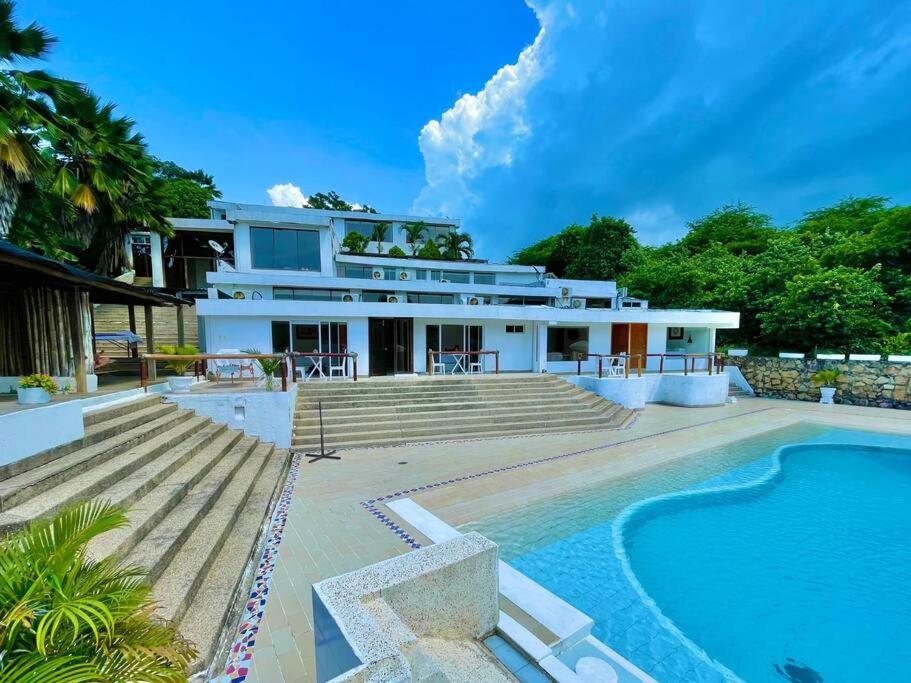 Casa blanca Playa Mendoza