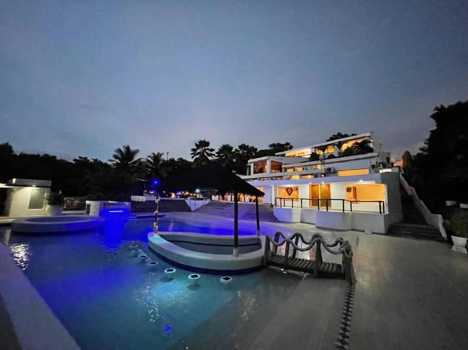 Casa blanca Playa Mendoza