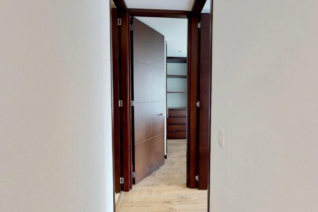 Apartamento muy iluminado cerca a Unicentro