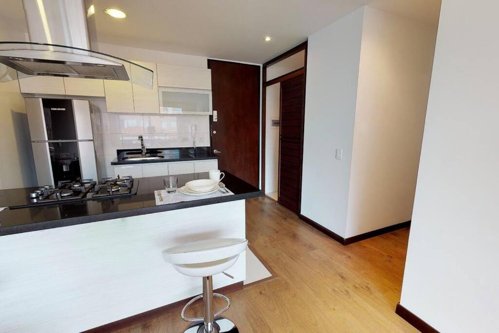 Apartamento muy iluminado cerca a Unicentro