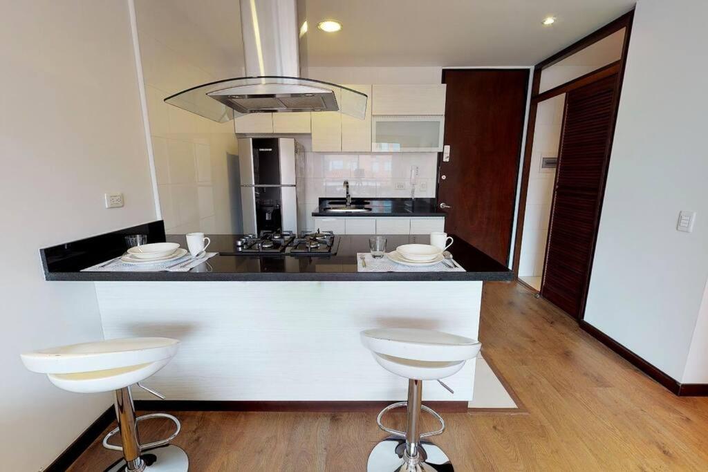 Apartamento muy iluminado cerca a Unicentro