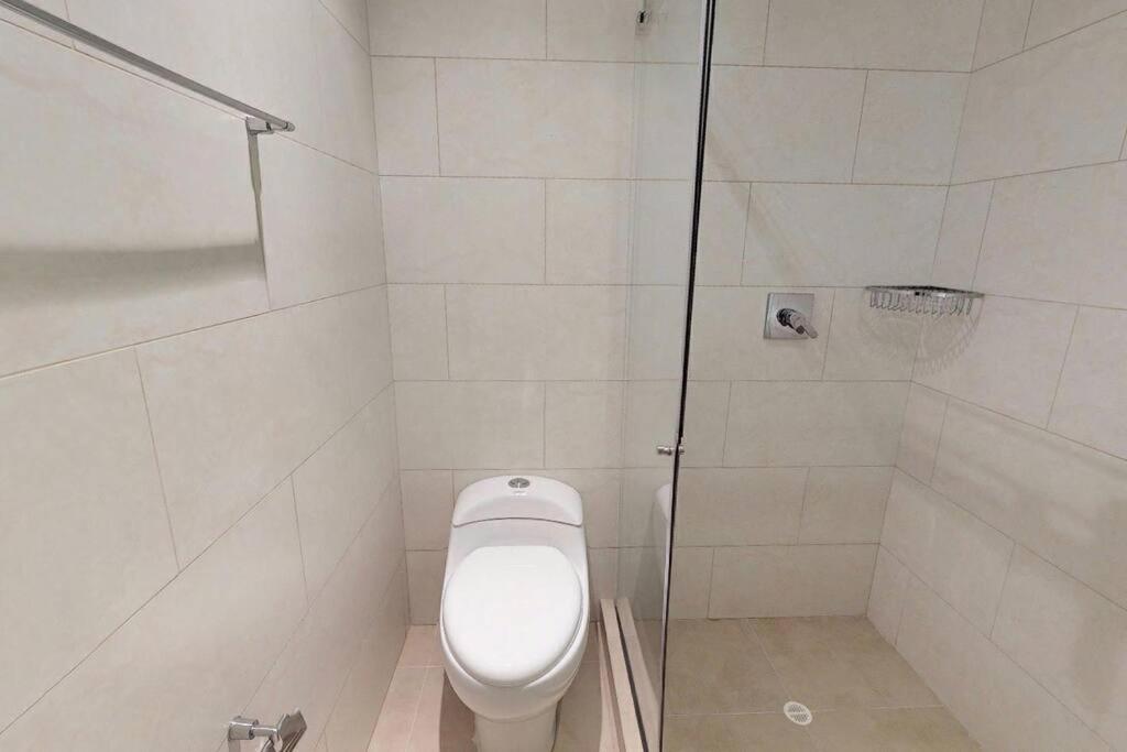 Apartamento muy iluminado cerca a Unicentro