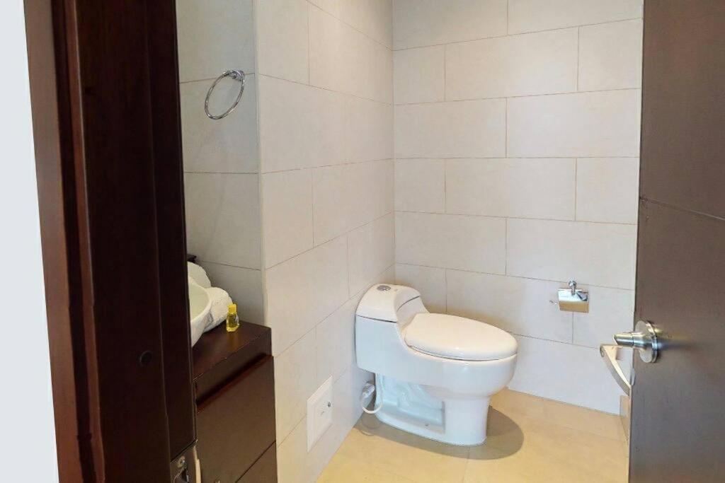 Apartamento muy iluminado cerca a Unicentro