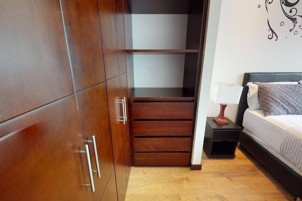 Apartamento muy iluminado cerca a Unicentro