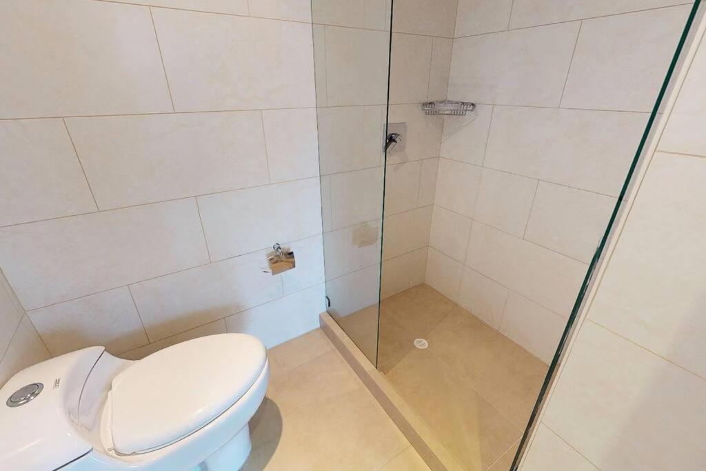 Apartamento muy iluminado cerca a Unicentro