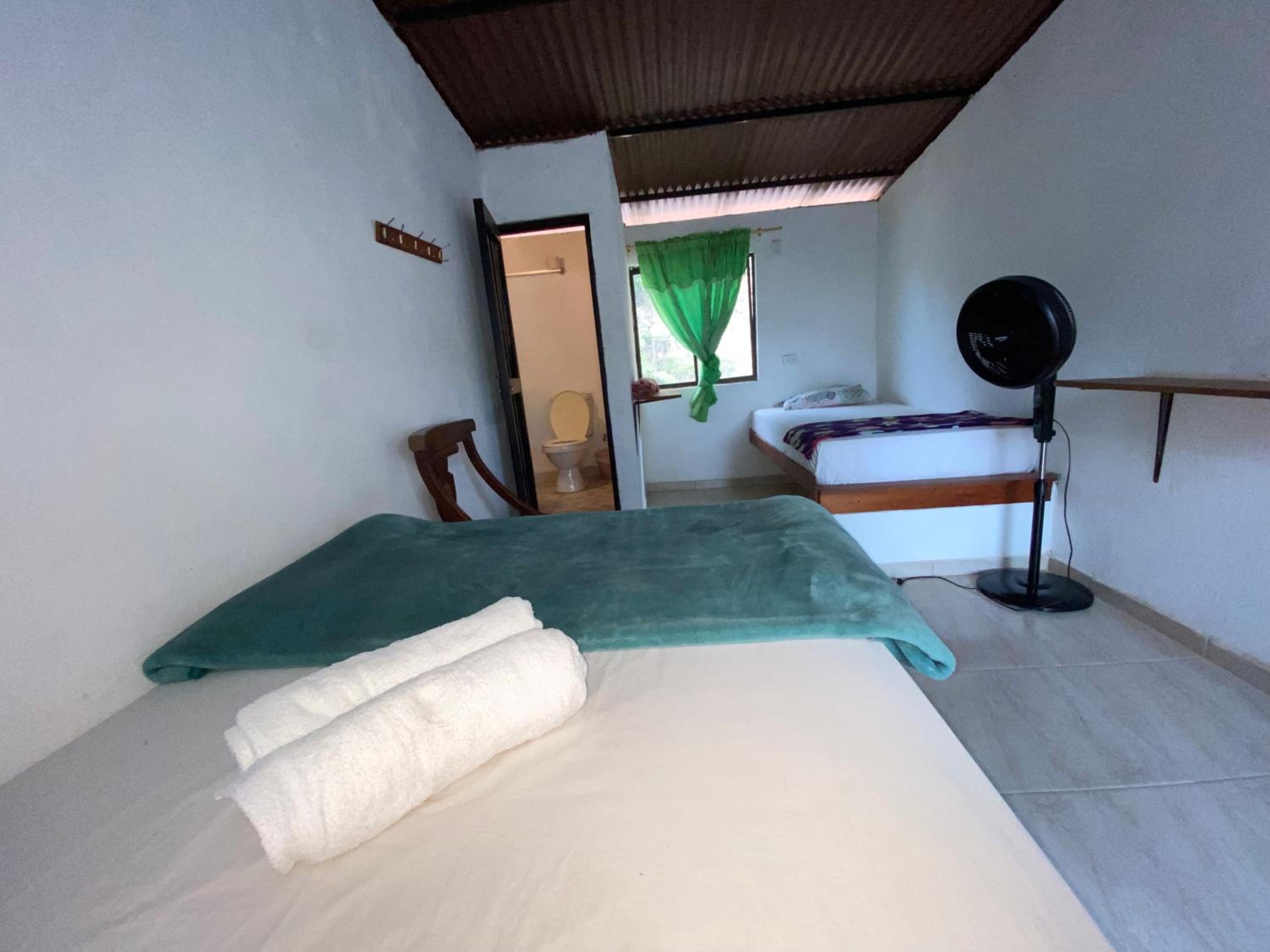 Habitaciones Mirador La Cristalina con Acceso al rio, wifi y espacios sociales en San Rafael