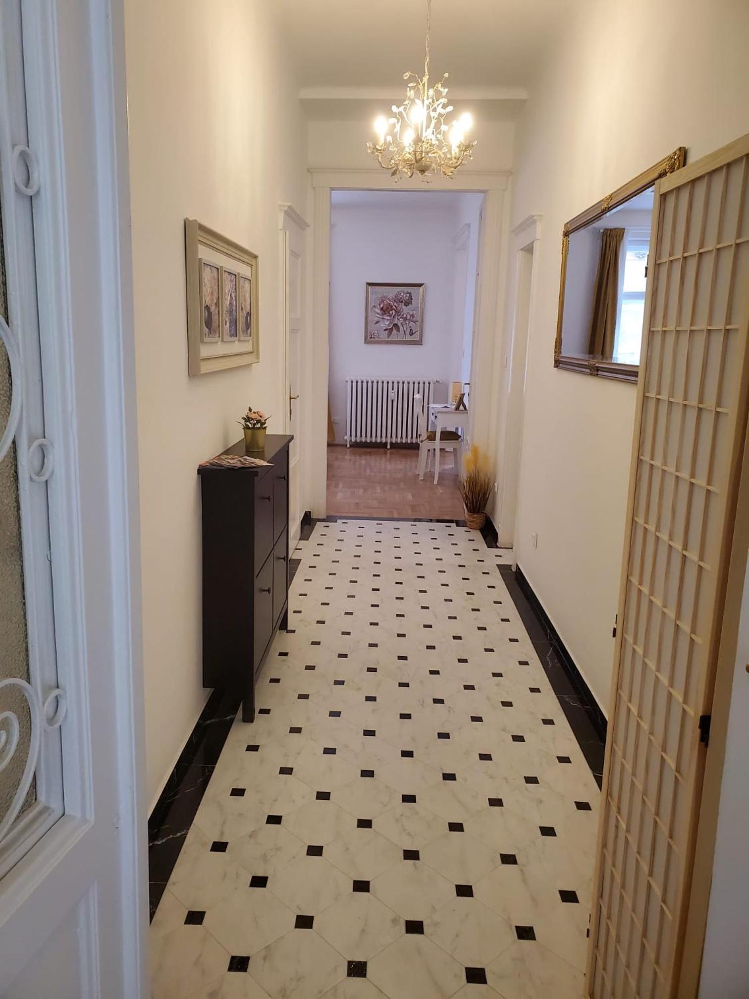 2 Apt near Castle District view 2