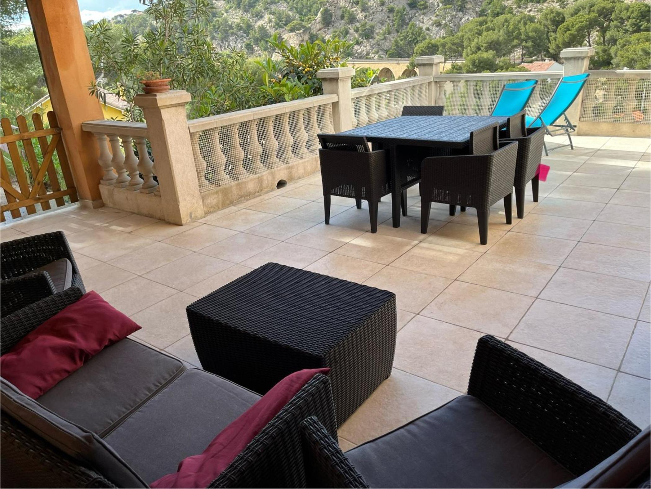 La Casa Calanquaise - Mer à 250m accessible à pied - T2 Spacieux indépendant - Terrasse Ombragée