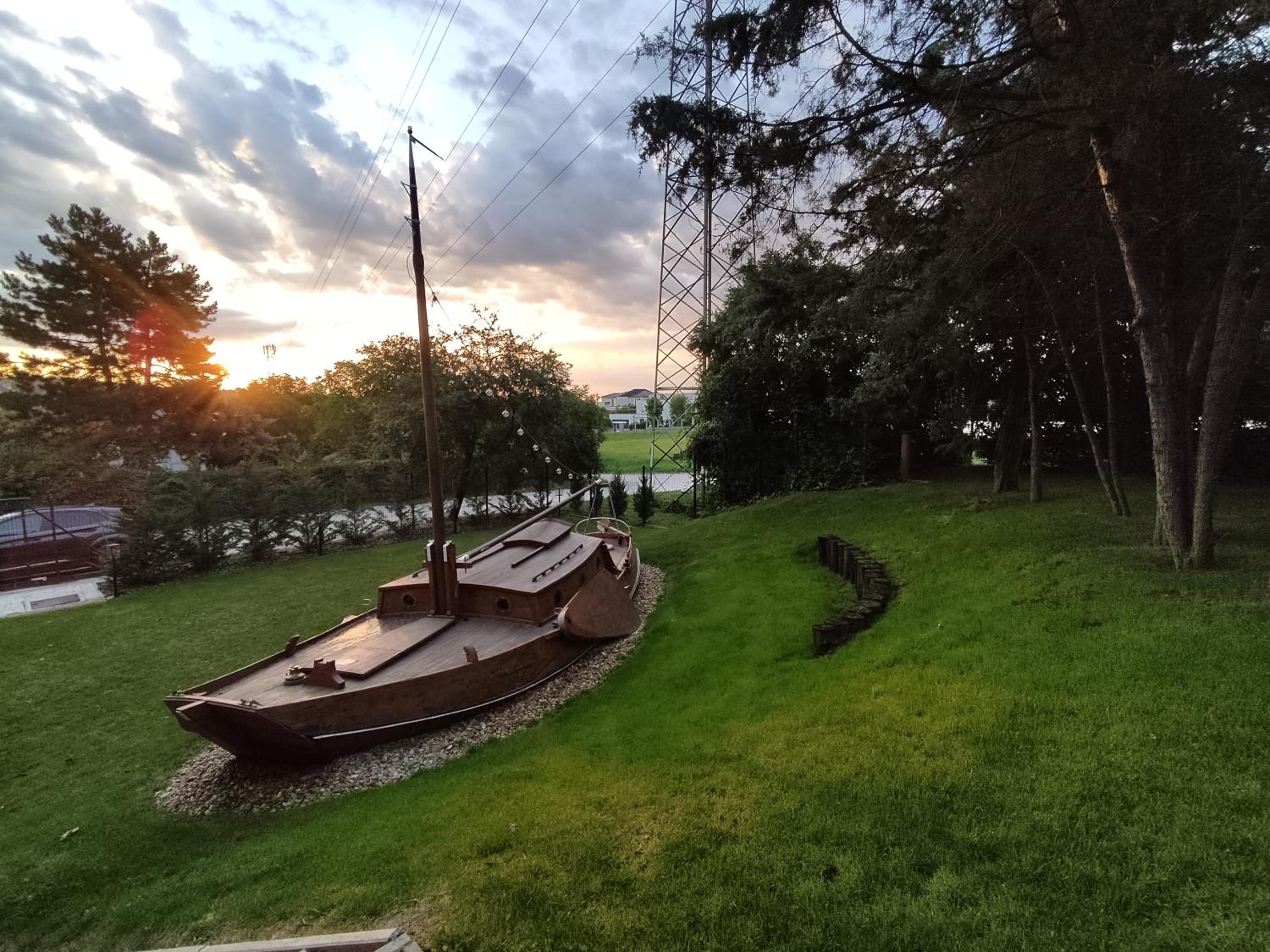 Naarden with Sauna and Jacuzzi