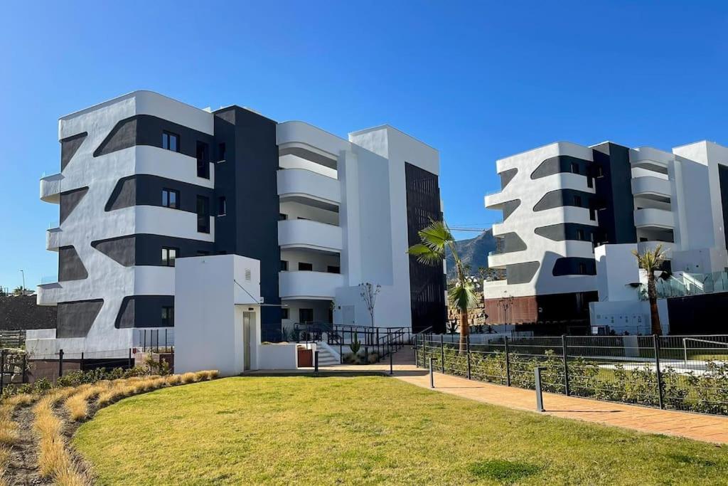 106-Brand New Apartment, Sea View, Fuengirola view 3