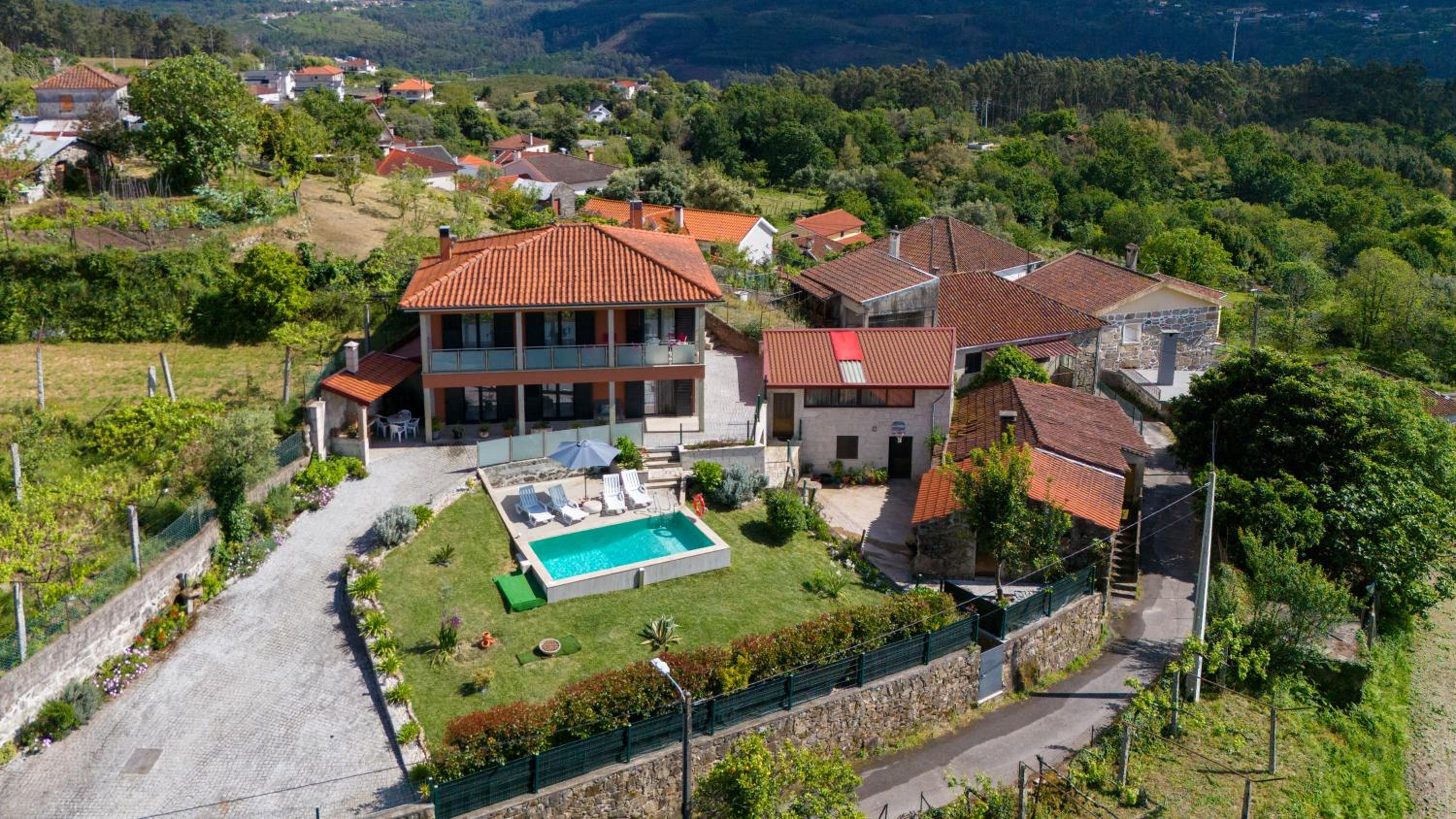 CASA DA ROSARINHO - Casa de Férias com Piscina - Arcos de Valdevez view 4