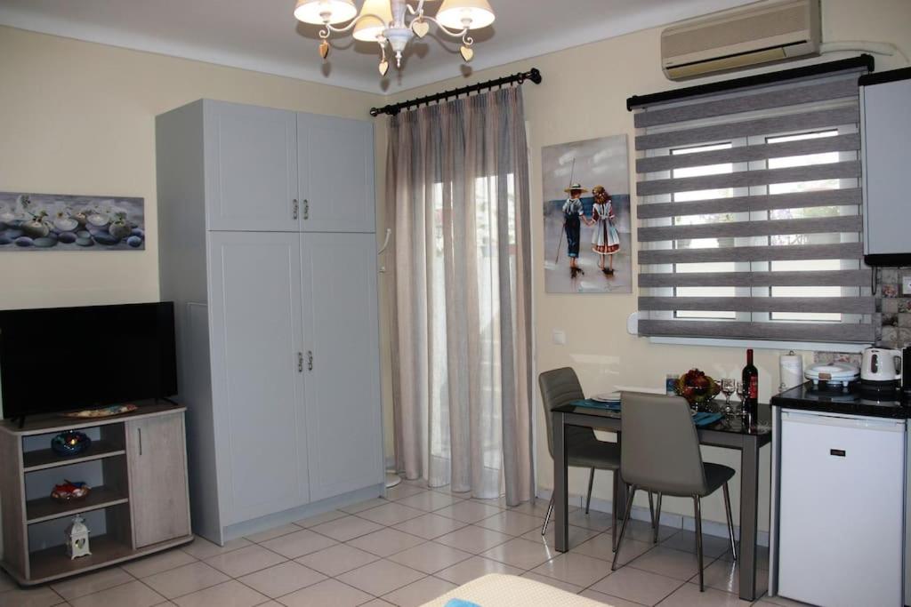 The Blue Studio, 1 min walk from Kalamaki beach
