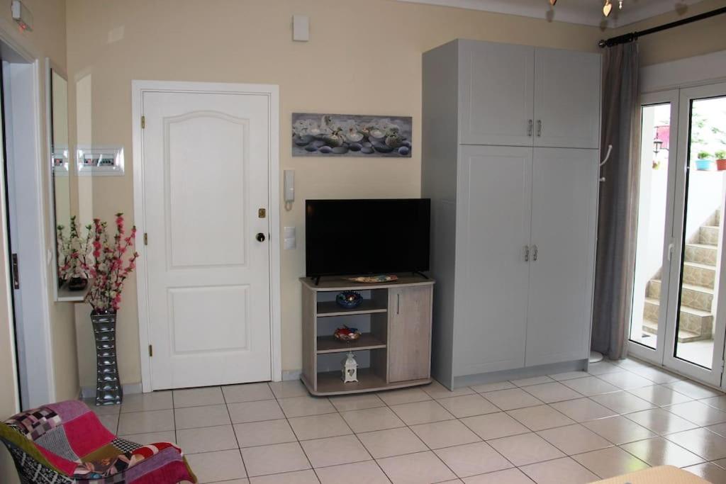 The Blue Studio, 1 min walk from Kalamaki beach