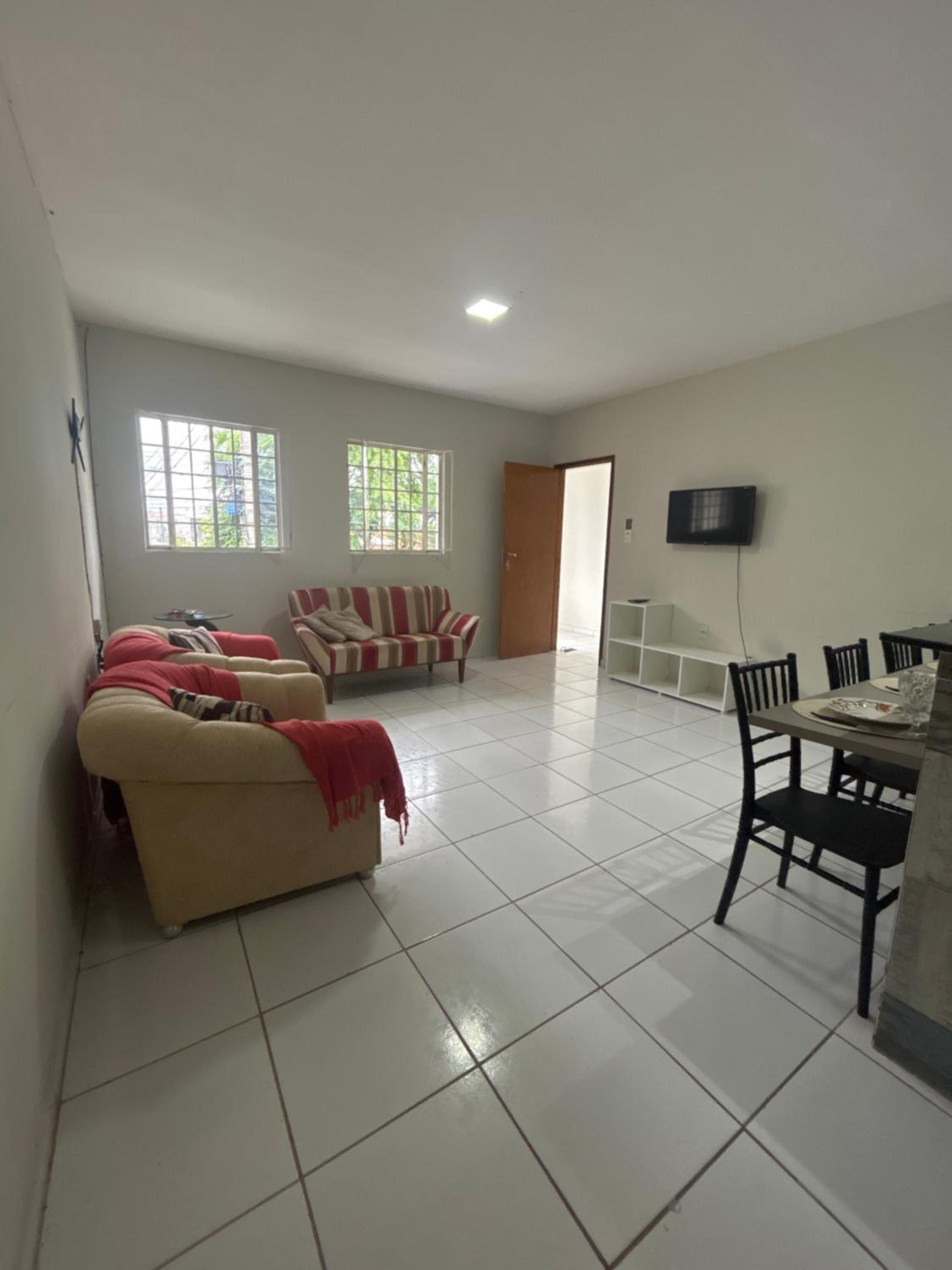 Até 10 pessoas, próx. ao shopping, ar condicionado, garagem apt A