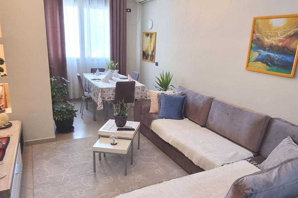 Bora Home Albania me vetshërbim 24 orë pranë Liqenit