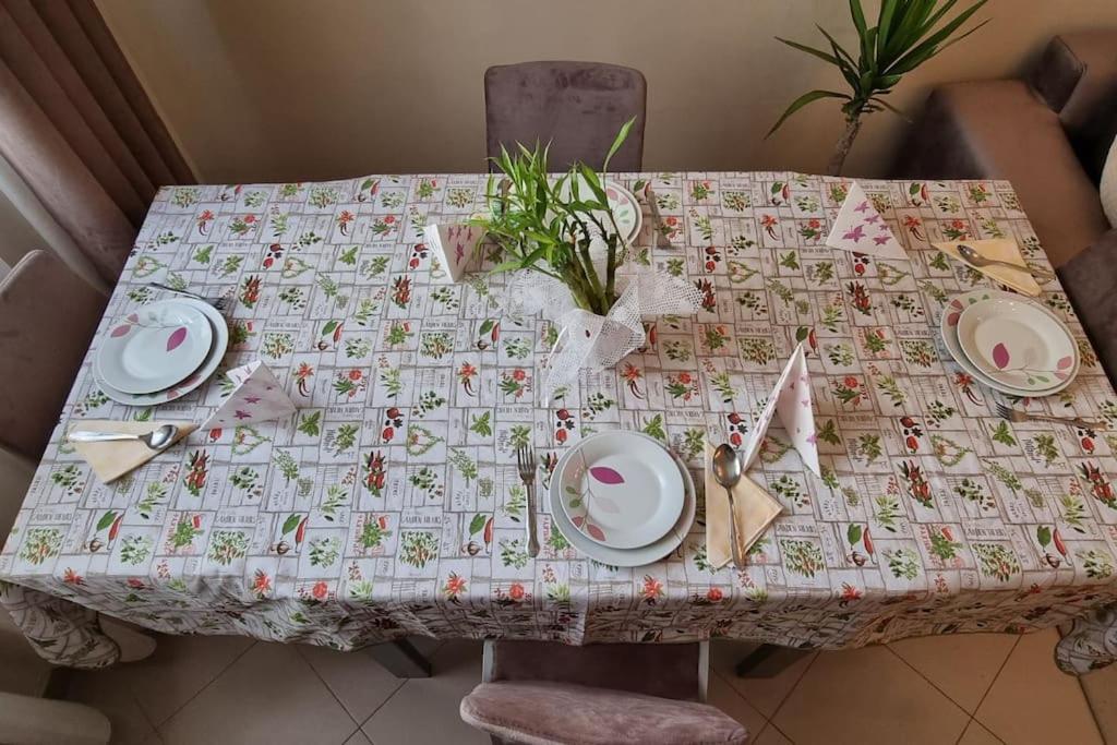 Bora Home Albania me vetshërbim 24 orë pranë Liqenit