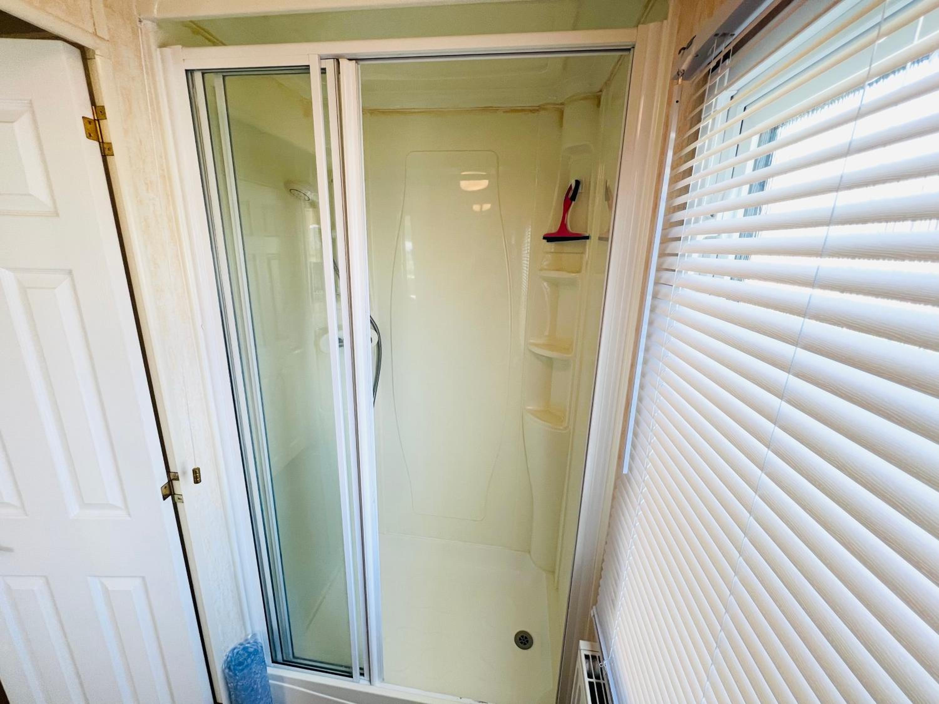 2 Bedroom Caravan SHS3, Sandhills, Bembridge view 4