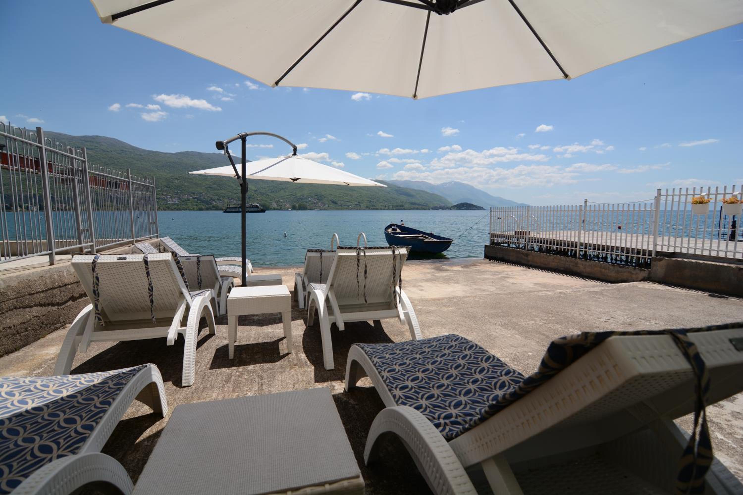 Beachfront Apartments Bojadzi view 5