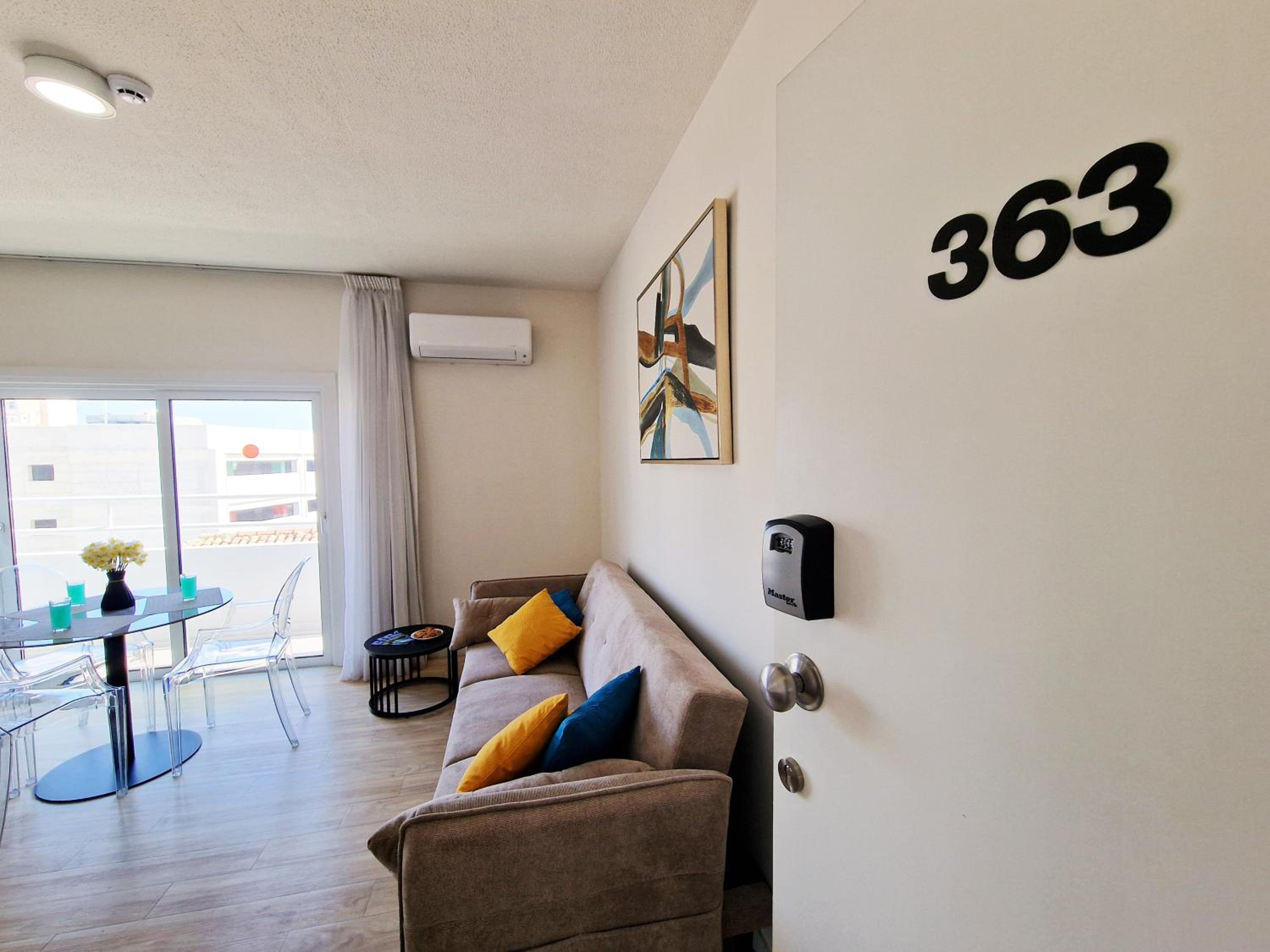 Kitieos Central Apartment with Sea View