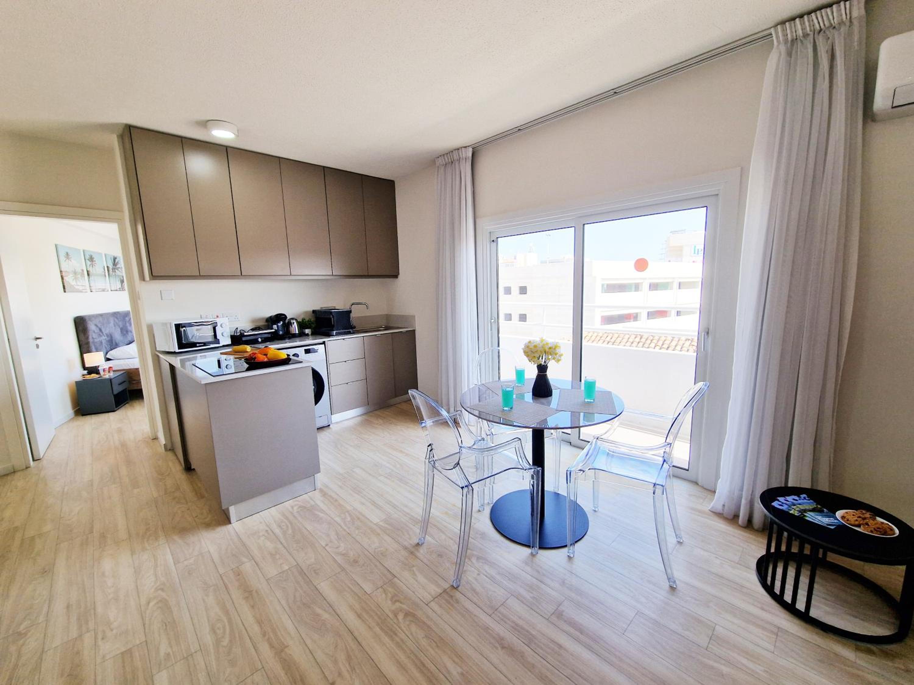 Kitieos Central Apartment with Sea View