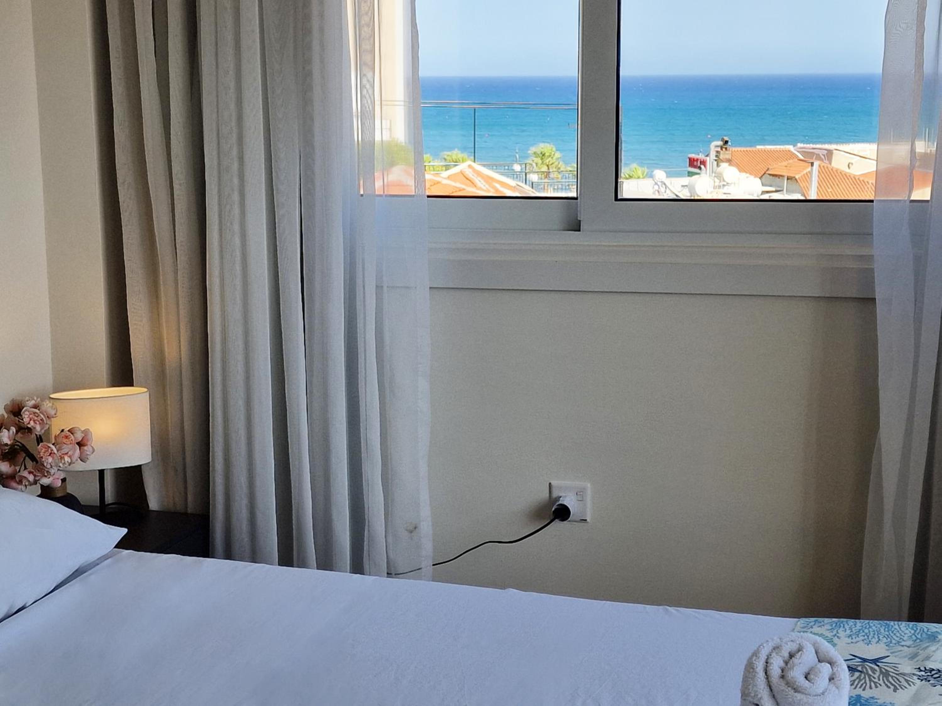 Kitieos Central Apartment with Sea View