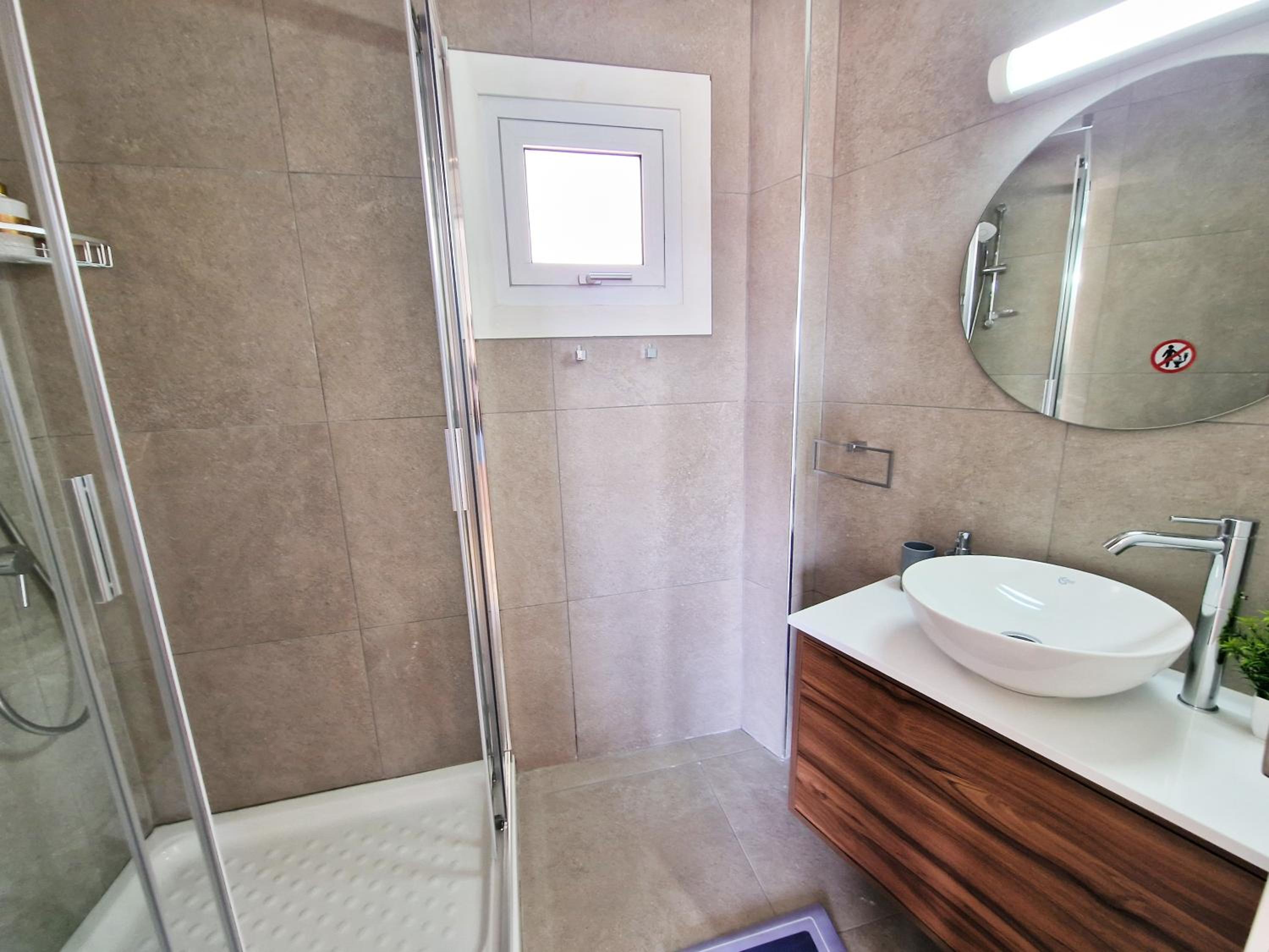 Kitieos Central Apartment with Sea View