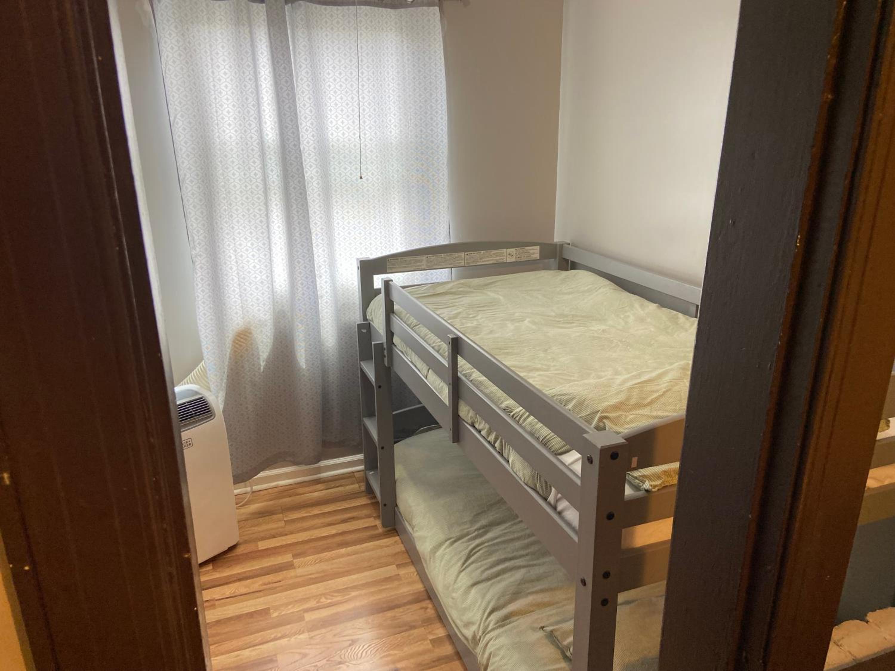 3 BR TH free Parking Walk 2 Metro photo 4