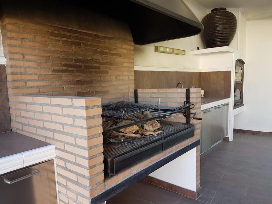 chalet & piscina-jardín-barbacoa