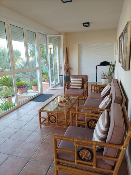 chalet & piscina-jardín-barbacoa
