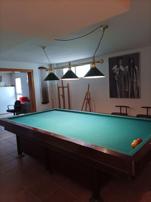 chalet & piscina-jardín-barbacoa