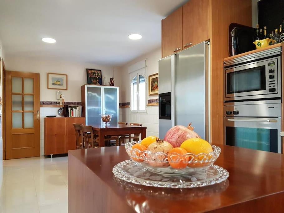 chalet & piscina-jardín-barbacoa