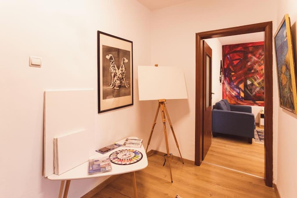 Art Studio Myslym Shyri