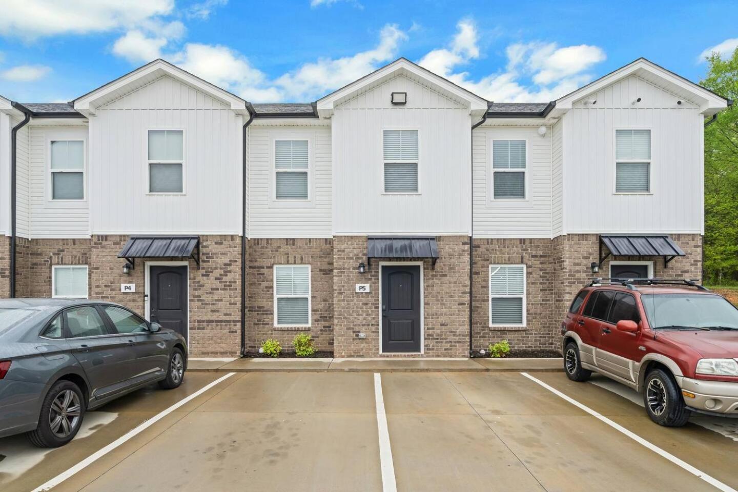 Alto J6 Secluded 2BR25 Bth luxury Unit view 2