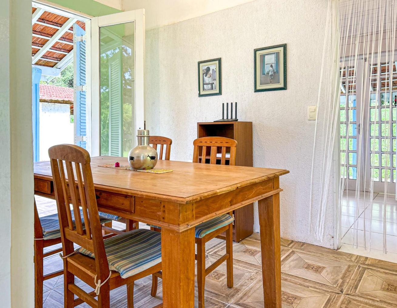 Casa de campo com piscina e churrasqueira