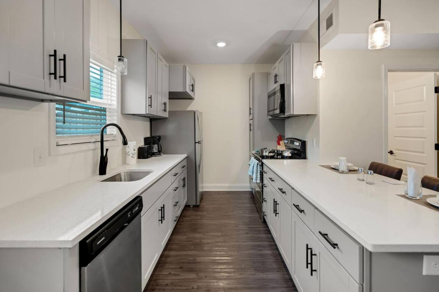 Alto M5 Marvelous 2bd,25bth wpool acc