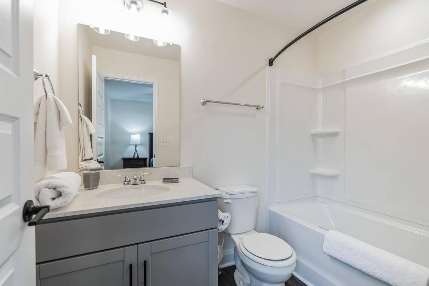Alto M5 Marvelous 2bd,25bth wpool acc