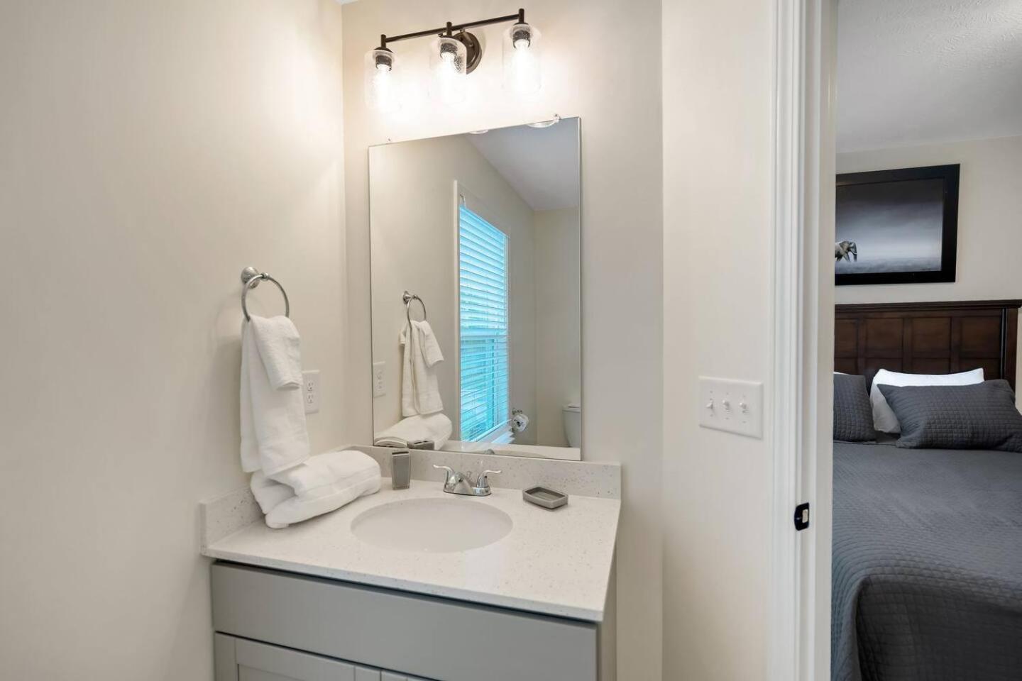 Alto M5 Marvelous 2bd,25bth wpool acc
