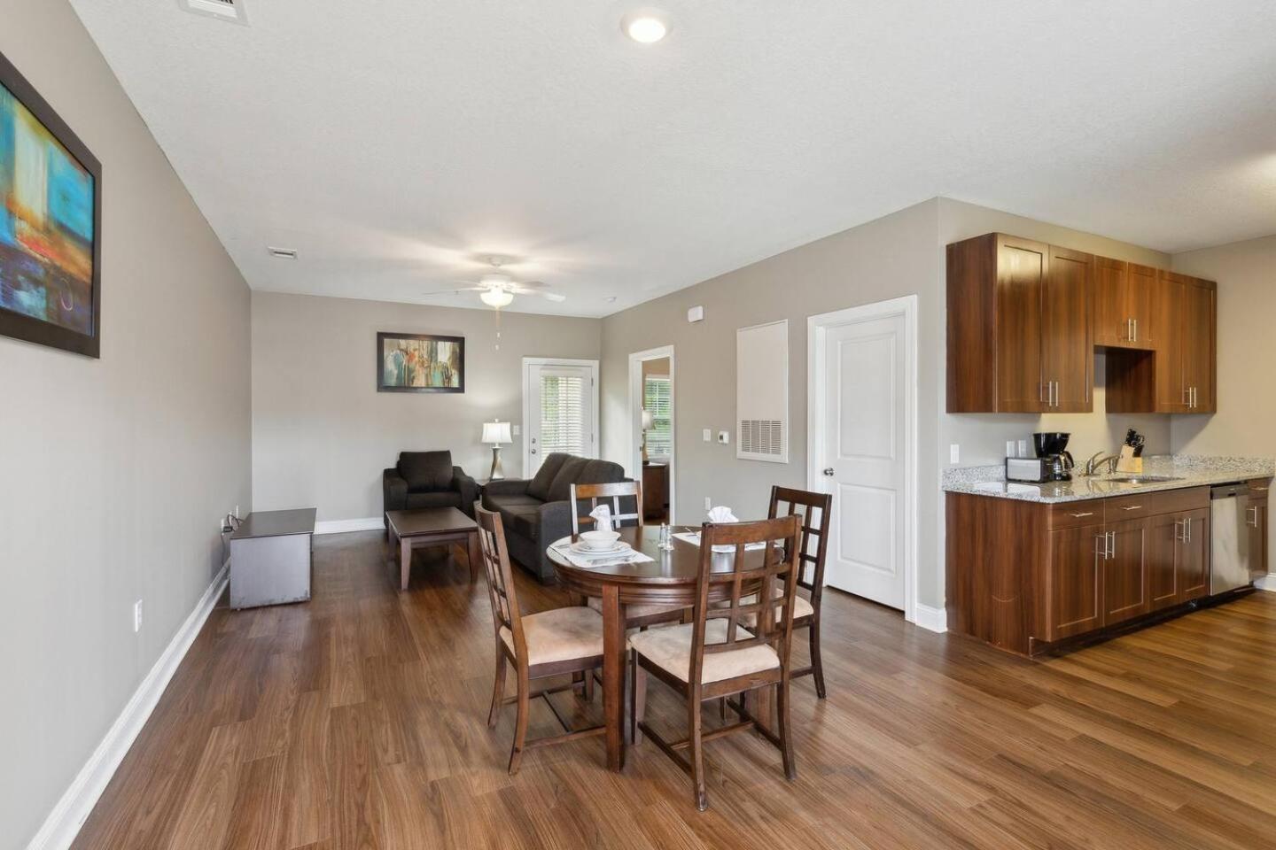 Cypress 43 1bd1b With Full Kitchen Equip view 5
