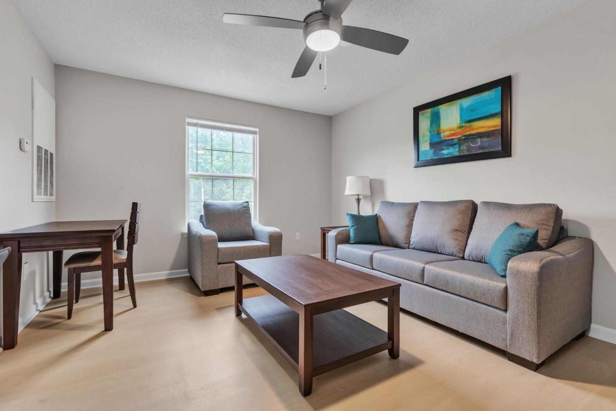 Cb 207 Modern & Professional, Fayetteville Charm view 3