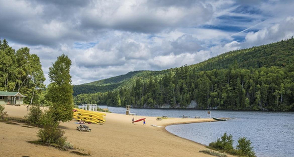 Tremblant Oasis: Luxury, Nature, Hot Tub, Views!