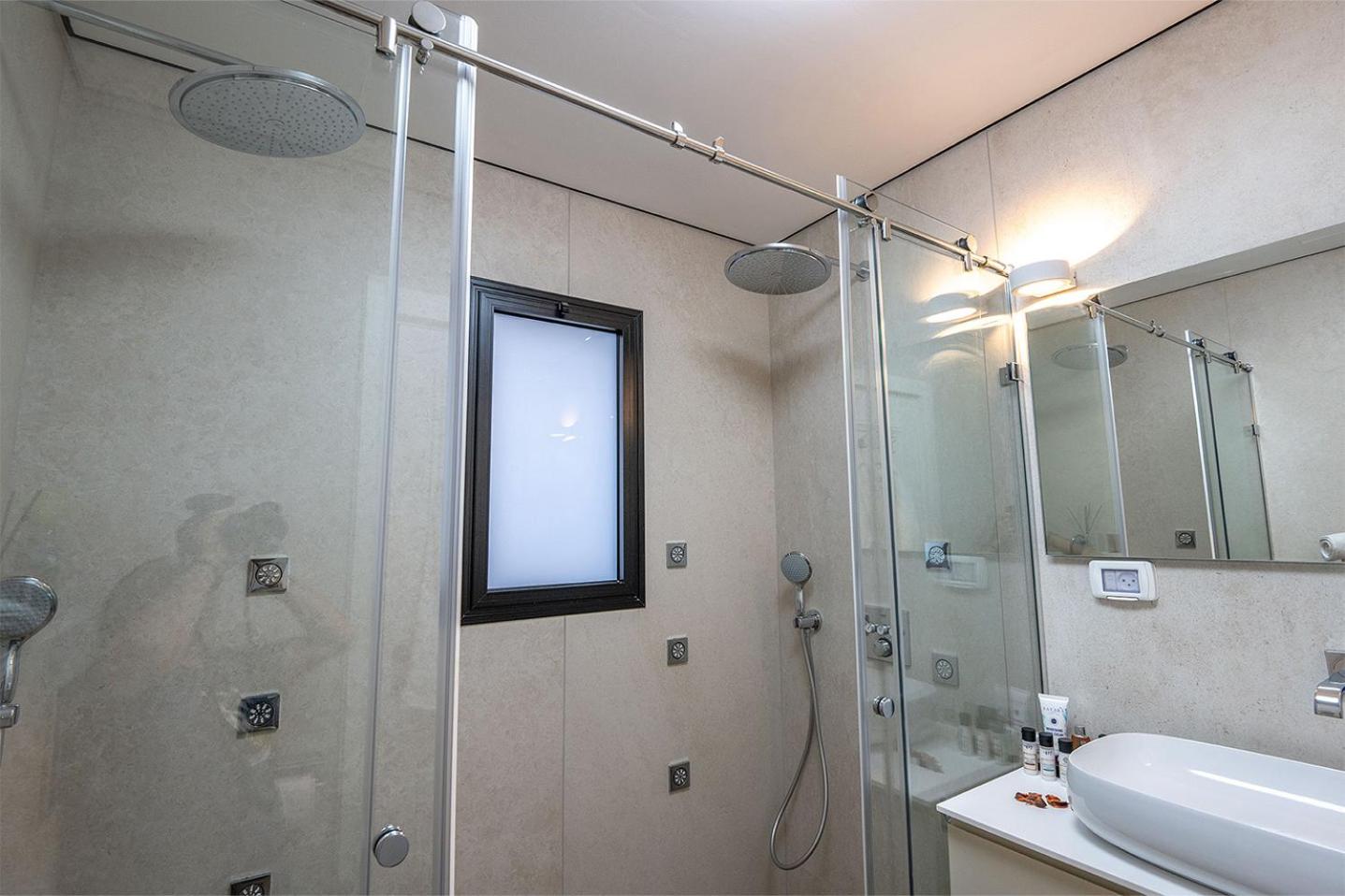 Eden Suite