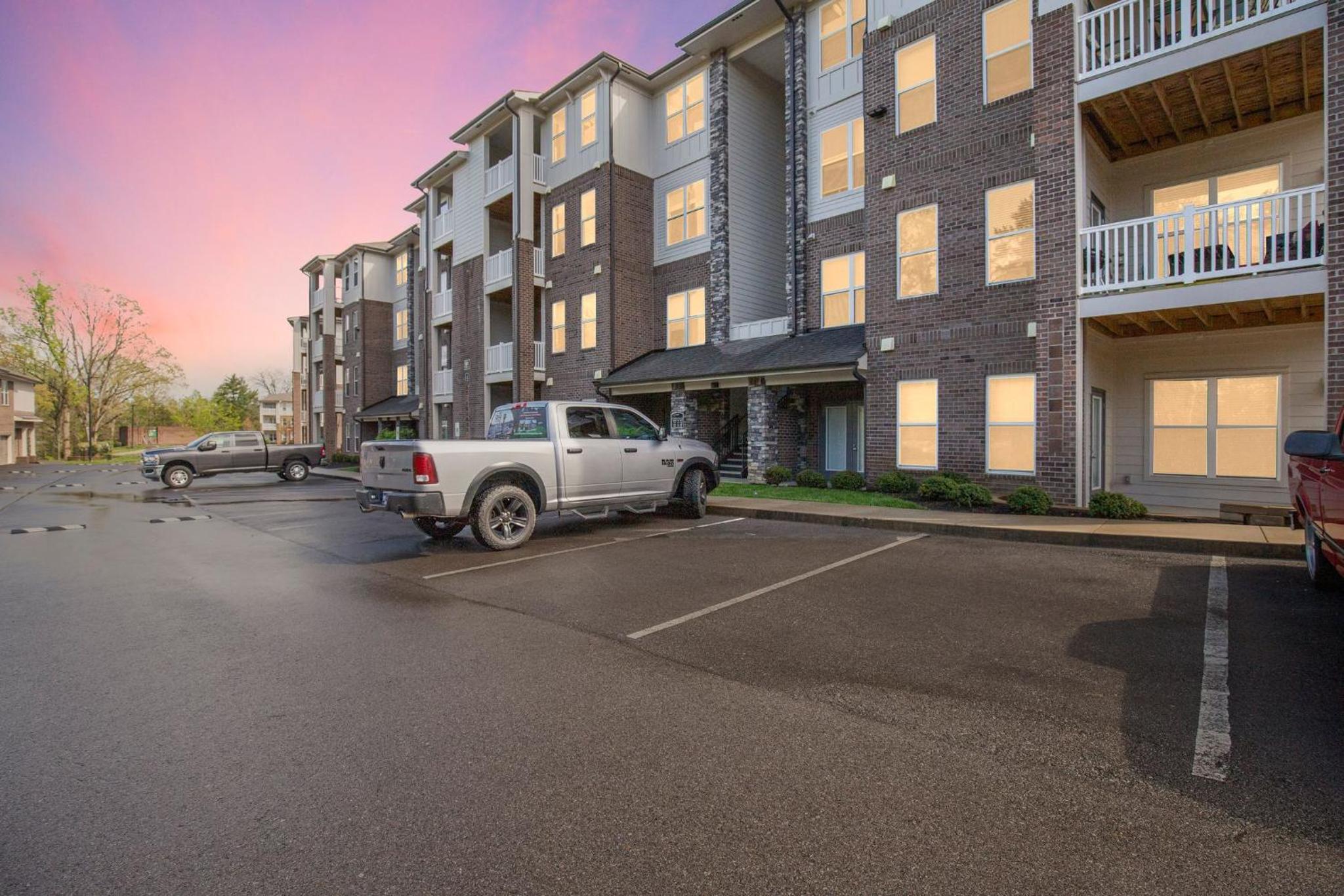 Overlook 2302 Luxe Living in Knoxville! view 4