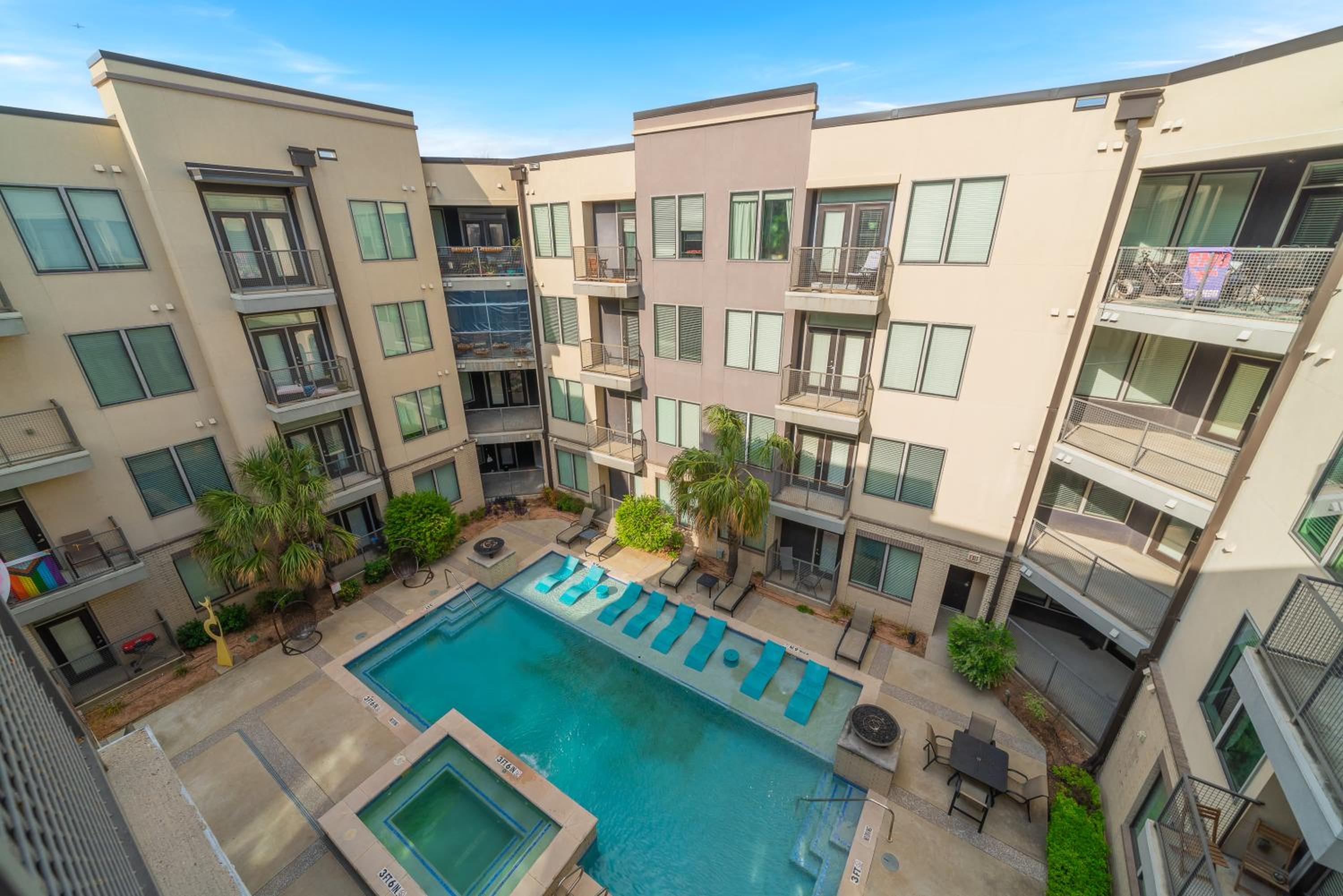 Park West 202 Uptown Haven, Pool, Gym, Parking