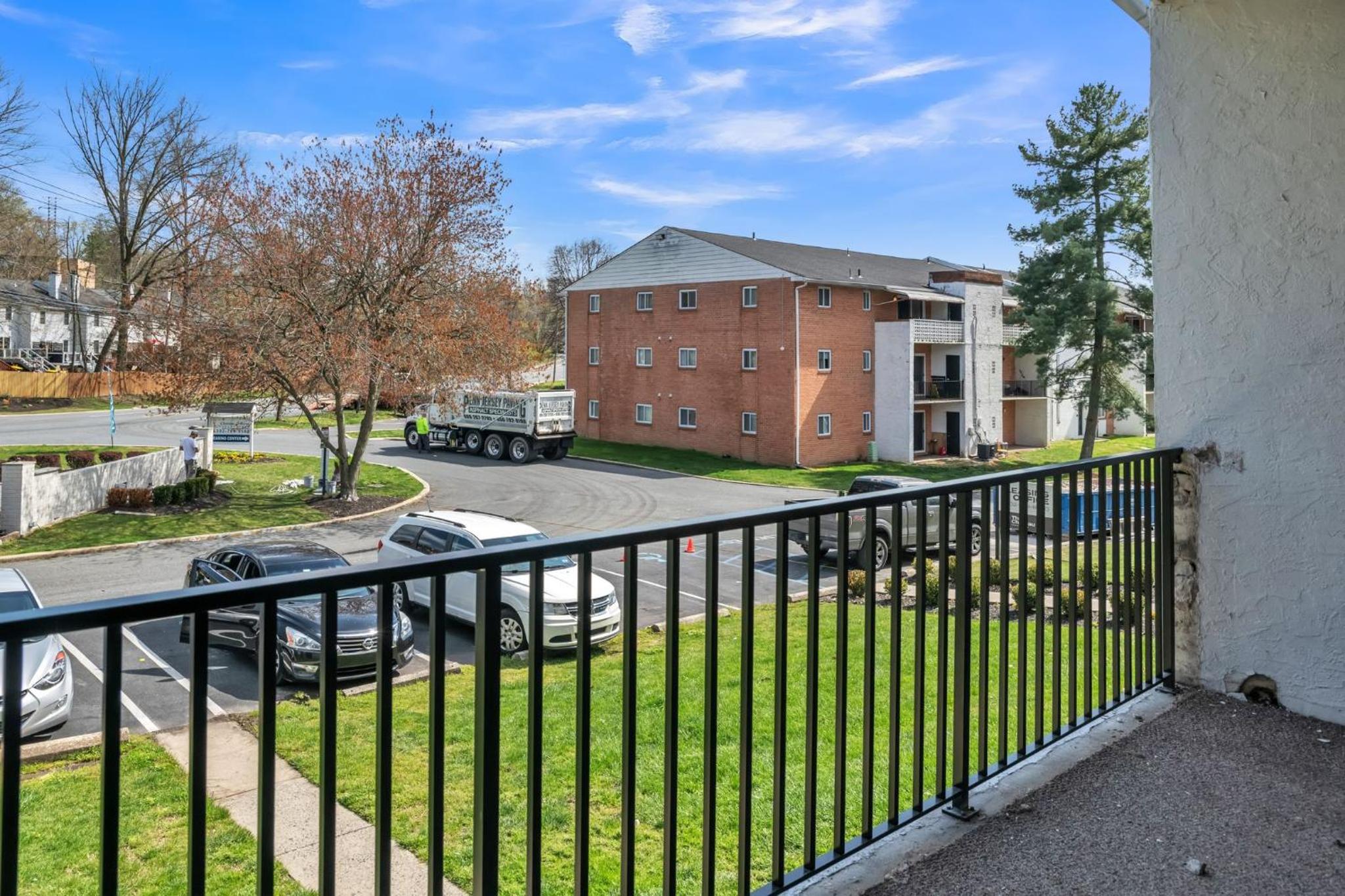 Luxury On A Budget! Spacious Retreat Awaits view 3