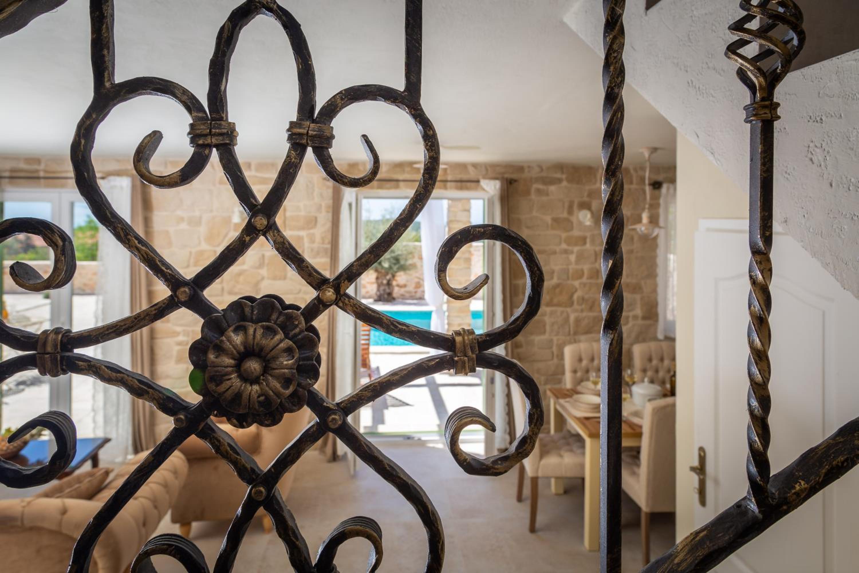 Villa Cavalleria Rusticana with heated pool and vineyard